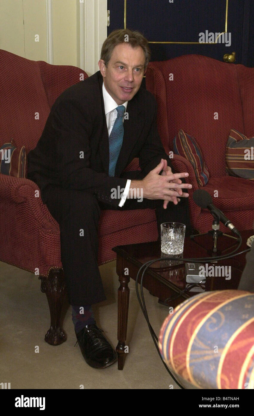 Tony Blair April 2002 Prime Minister being interviewed by Brian Reade Mirror Staff Journalist Columnist at Number Ten Downing Street THE DAILY MIRROR S BRIAN READE CONFRONTS THE PRIME MINISTER WITH QUESTION ON THE SHOCK POLL THAT SAYS THINGS ARE GETTING WORSE UNDER HIS LEADERSHIP Mirrorpix Stock Photo