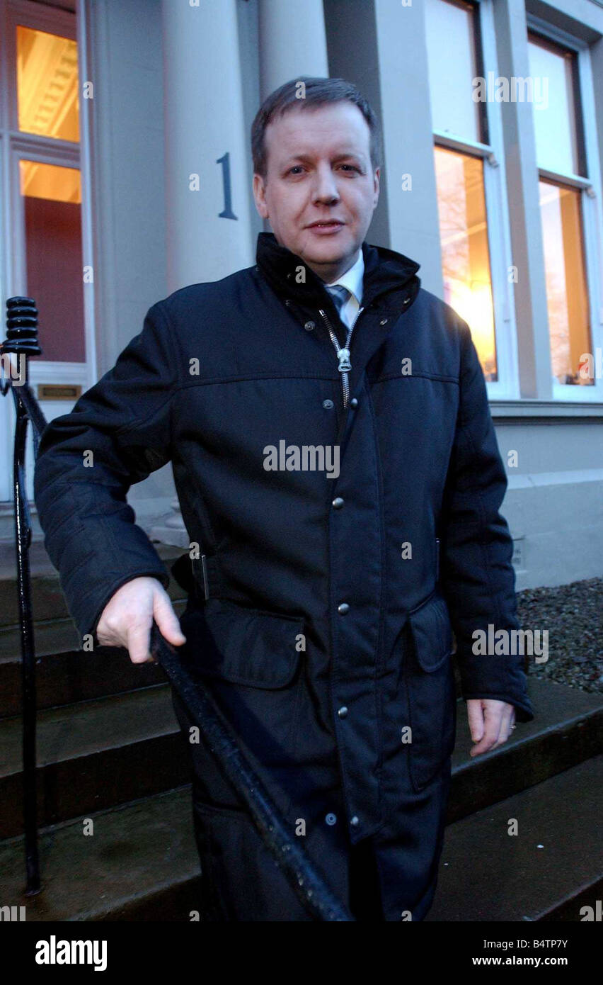 Paul Ferris arrives at the room restaurant Glasgow for meeting with actor Robert Carlyle about making film movie September 2004 Stock Photo