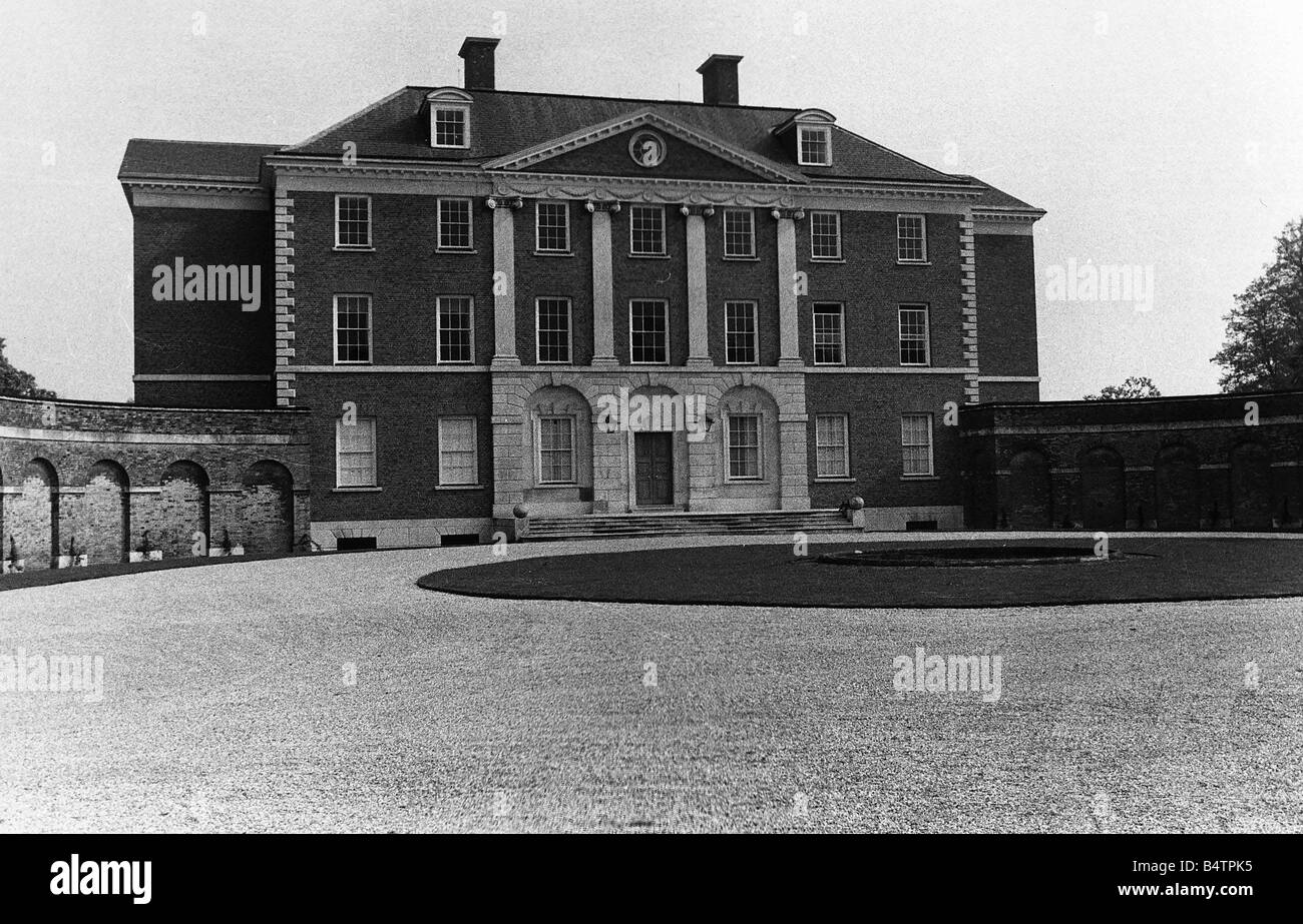 Chevening House left to the nation by Lord Stanhope 1967 when he died he stipulated that the house should only be lived in by Cabinet Ministers or Royalty preferably Prince Charles Stock Photo