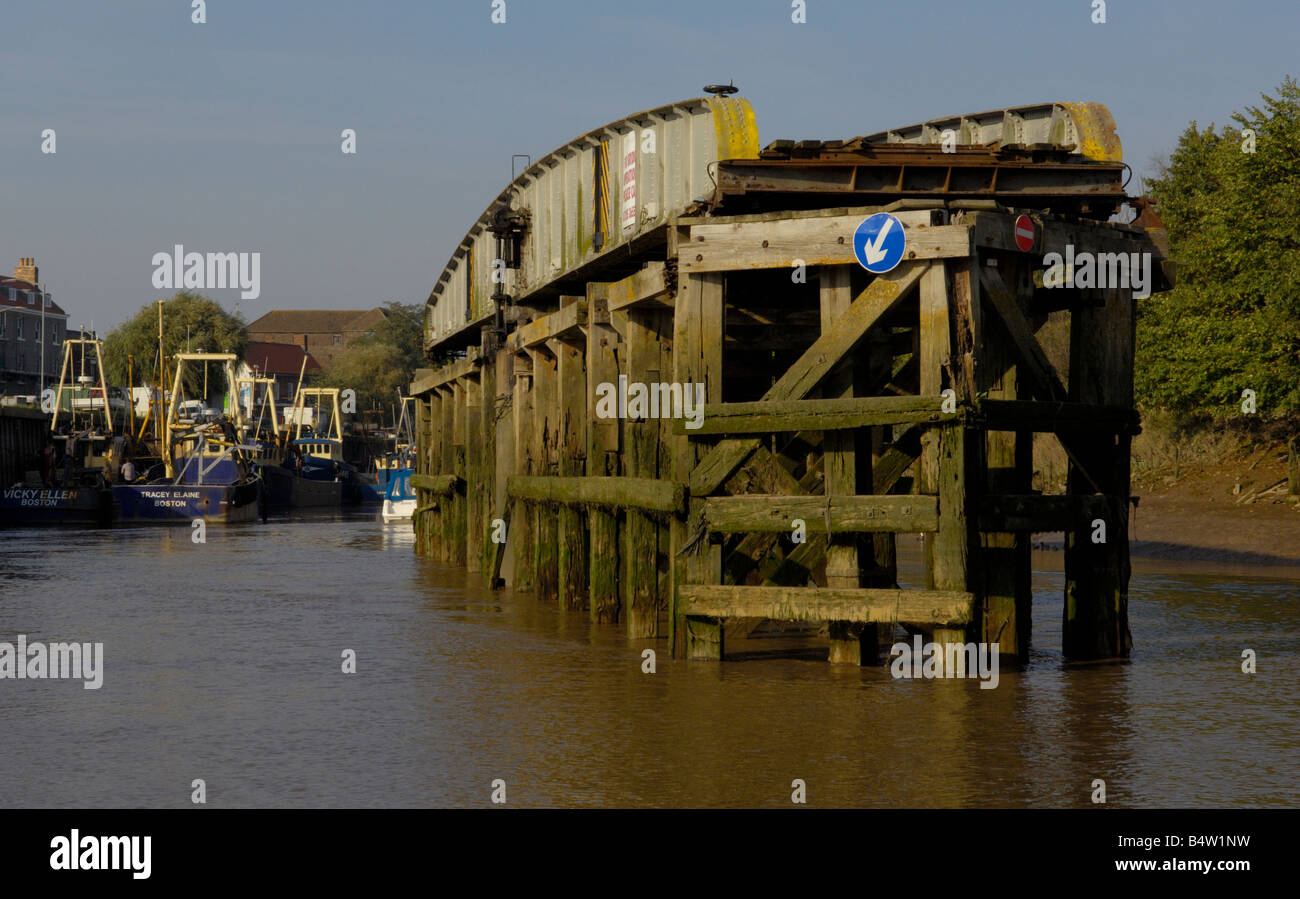 Swing Bridge Boston a segmental panelled iron sides with central