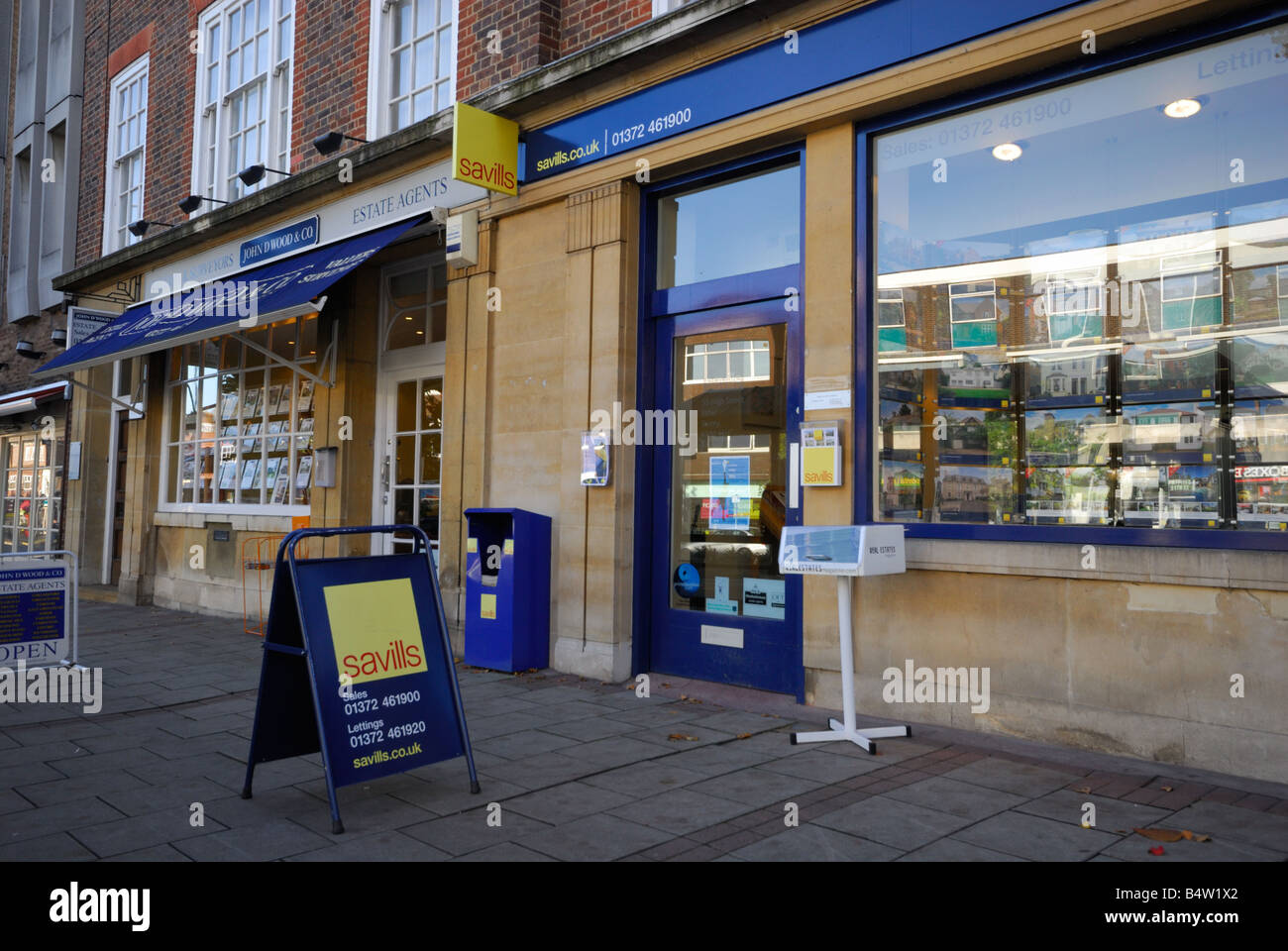 Savills estate agent agents hires stock photography and images Alamy