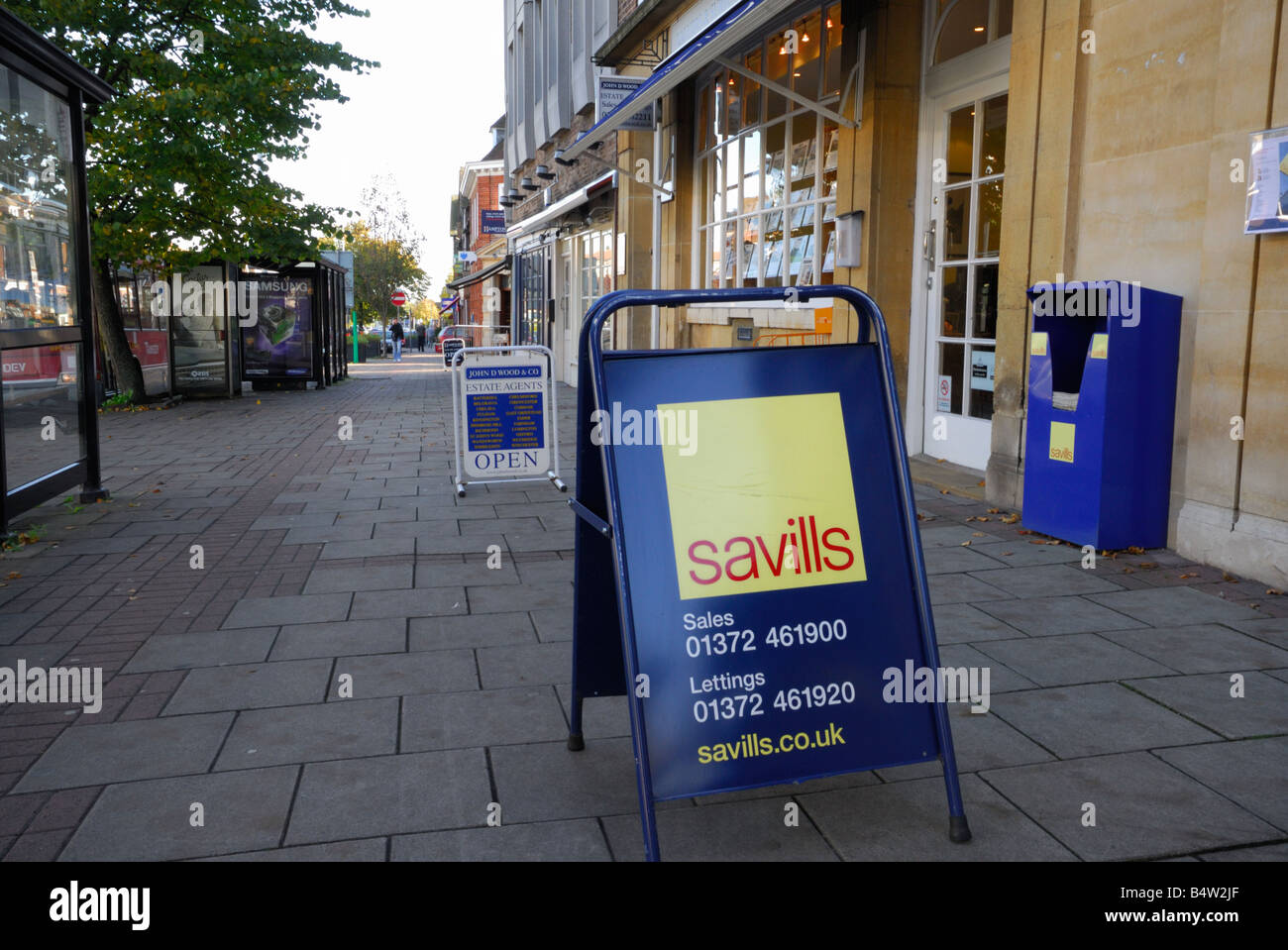 Savills estate agent hires stock photography and images Alamy