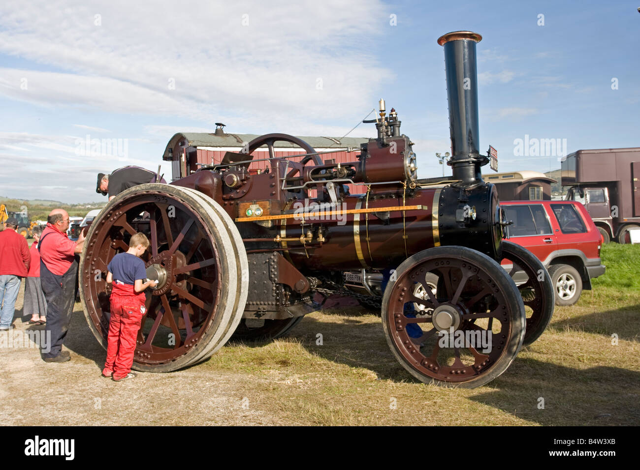 Polishing Garrett steam traction engine Mercury Steam Engine Rally