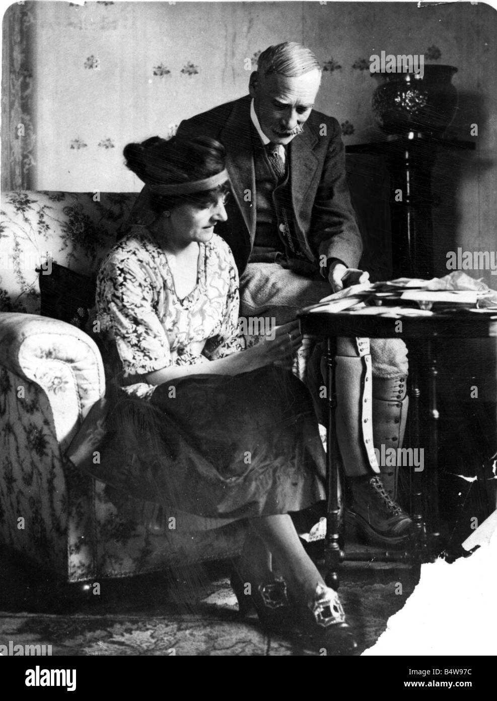 Murder Mabel Greenwood Kidwelly South Wales Picture shows Harold Greenwood with his wife He was found not guilty of poisoning his wife on 16th June 1919 with arsenic He was tried after her body was exhumed a year later June 1920 Stock Photo