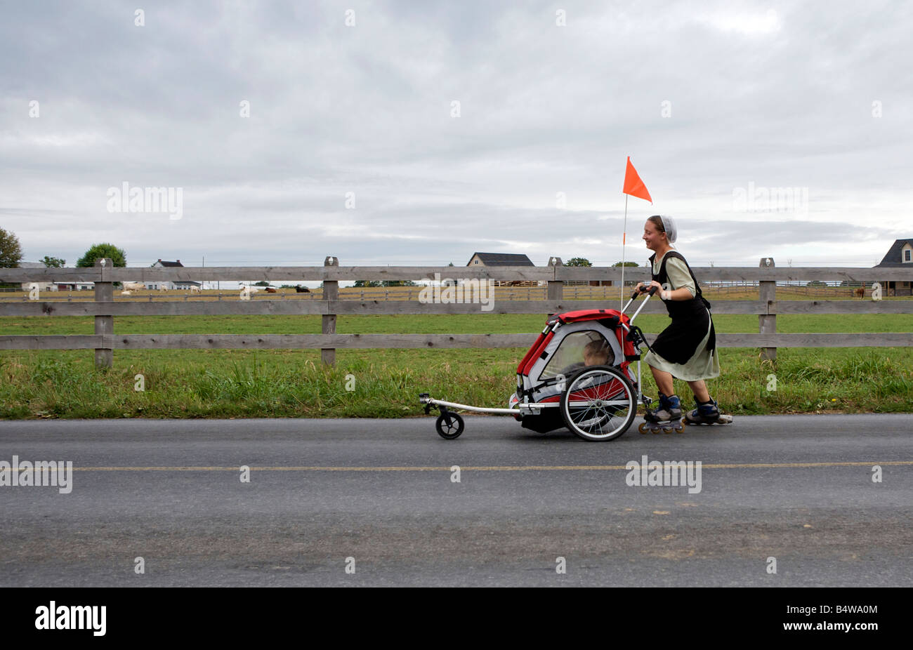 UNITED STATES LANCASTER COUNTY An Amish woman roller skating PHOTO GERRIT  DE HEUS Stock Photo - Alamy