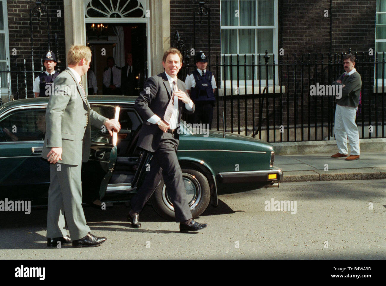 Tony Blair Prime Minster outside No10 Stock Photo