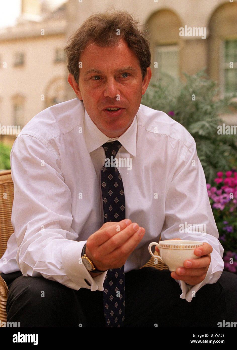 Tony Blair 10 Downing Street 1997 Hi res Stock Photography And Images tony-blair-10-downing-street-1997-hi-res-stock-photography-and-images