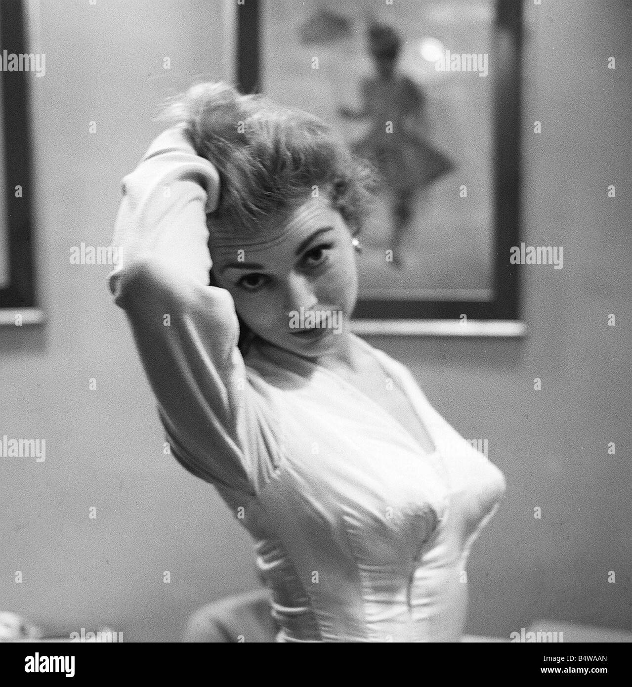 Janet Leigh: Hottest Sexiest Photo Collection