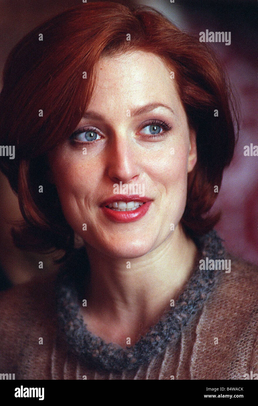 Gillian Anderson 1999 Hi Res Stock Photography And Images Alamy