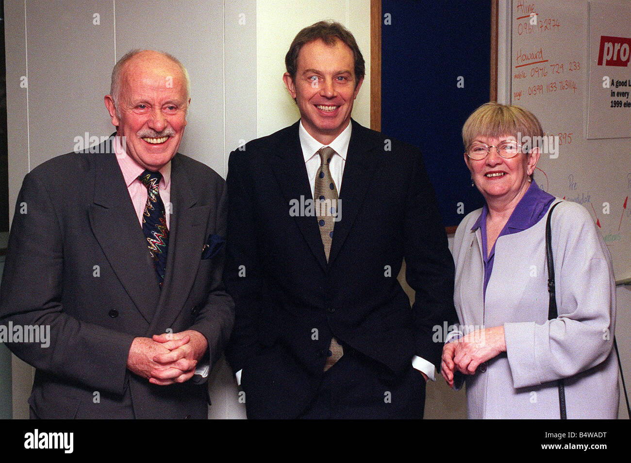 Tony Blair with actor Richard Wilson and Margaret Prosser at the Labour Party Headquarters Millbank Tower when Tony Blair unveiled a plaque to the late John Smith Stock Photo
