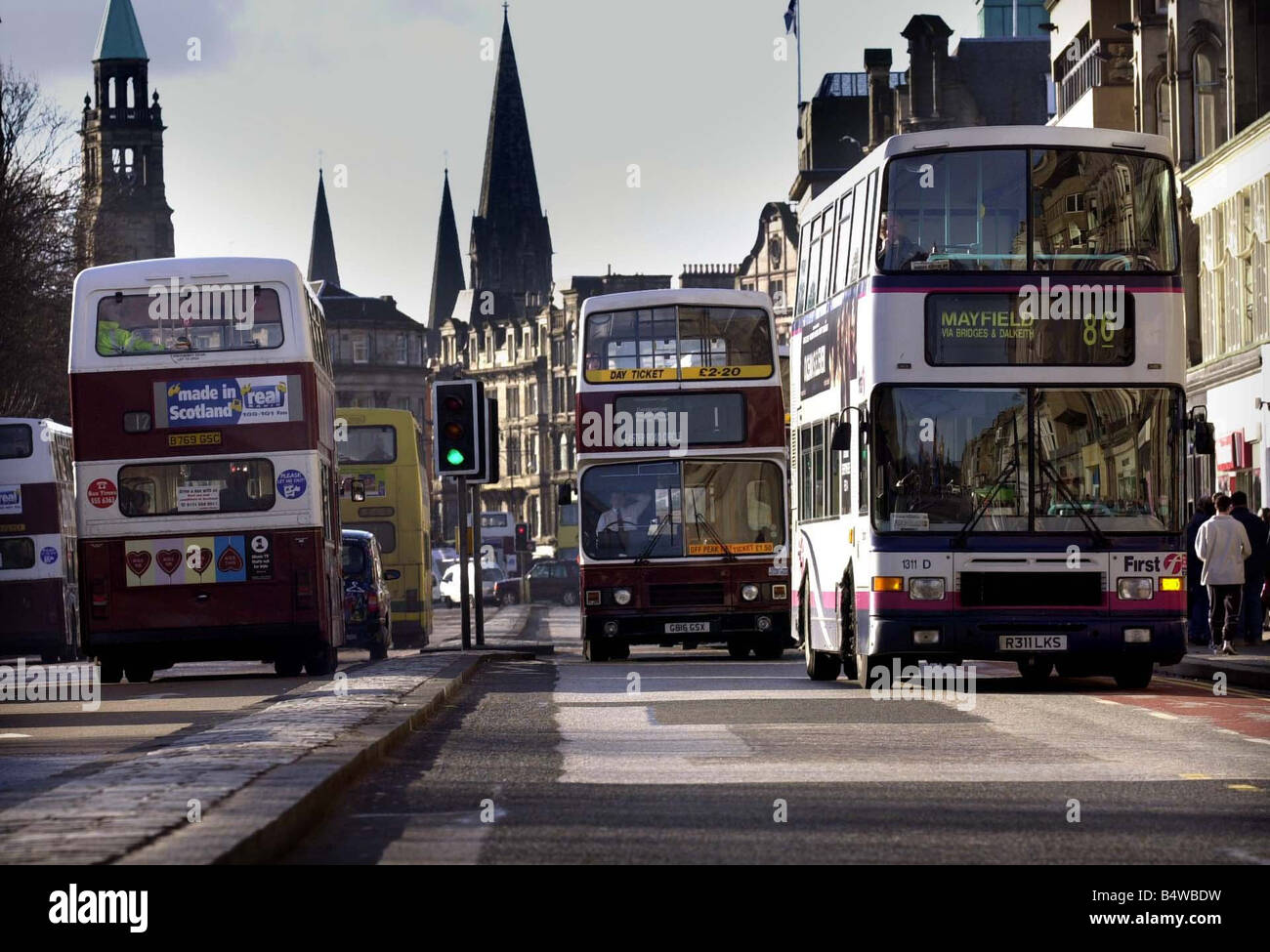 bus-war-on-the-streets-of-edinburgh-there-are-too-many-buses-on-th