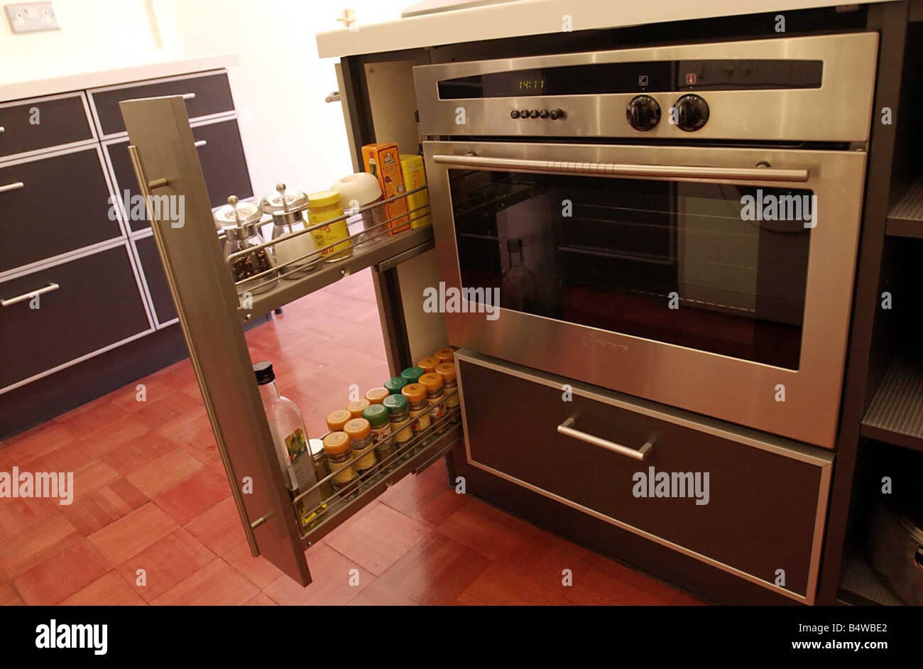 JOHN LEWIS KITCHEN FEATURE MAY 2002 The Kitchen of Mr Mrs Moyes of Park