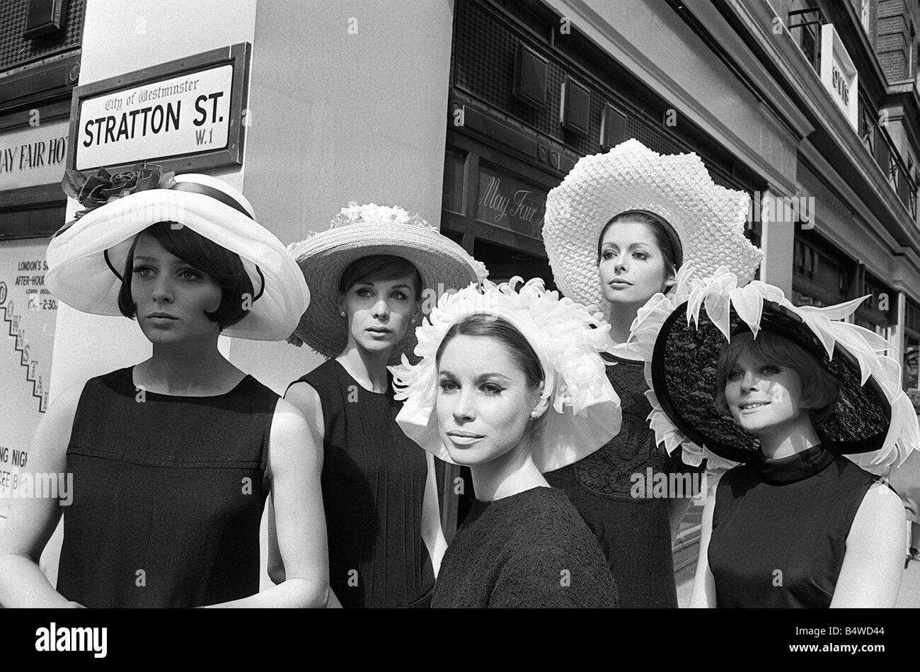 Fashions Hats Sixties fashion 1966 Mirrorpix Stock Photo