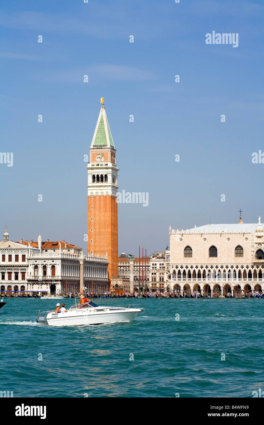 Venice center hi-res stock photography and images - Alamy