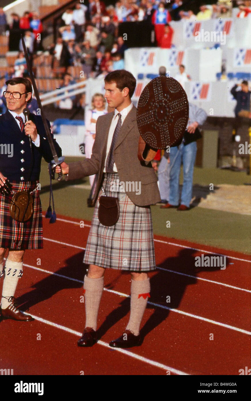 prince-edward-opens-the-commonwealth-highland-july-1986-games-claymore-B4WG0A.jpg