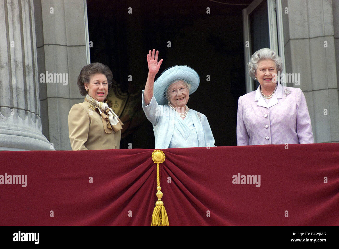 The Queen Mother 100th Birthday Stock Photos & The Queen Mother 100th