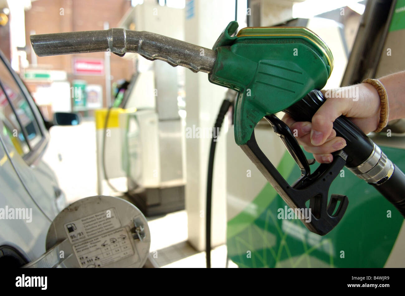 Picture to illustrate Petrol Fuel prices Filling up Petrol pump