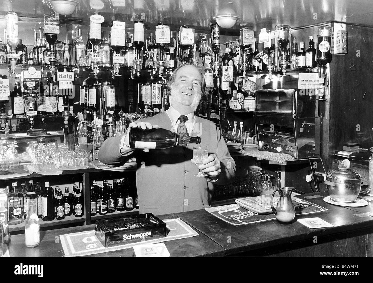 Godfrey Evans Cricketer who now runs a pub Dbase Mirrorpix Stock Photo ...