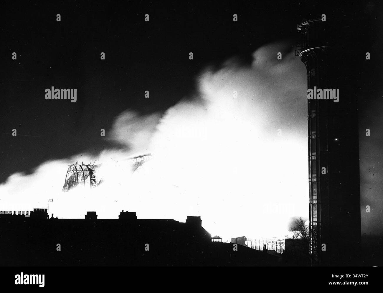 Crystal Palace on fire in 1936 Stock Photo Alamy