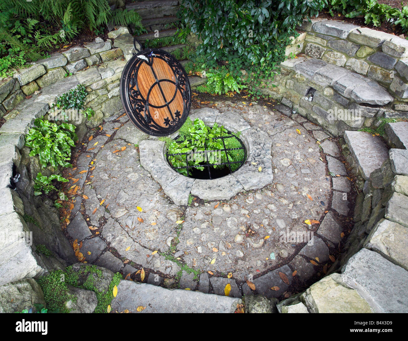 Chalice well hires stock photography and images Alamy