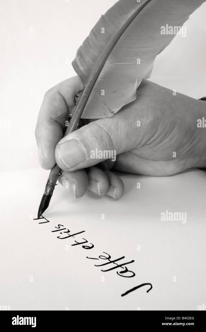 Quill pen writing hand hi-res stock photography and images - Alamy