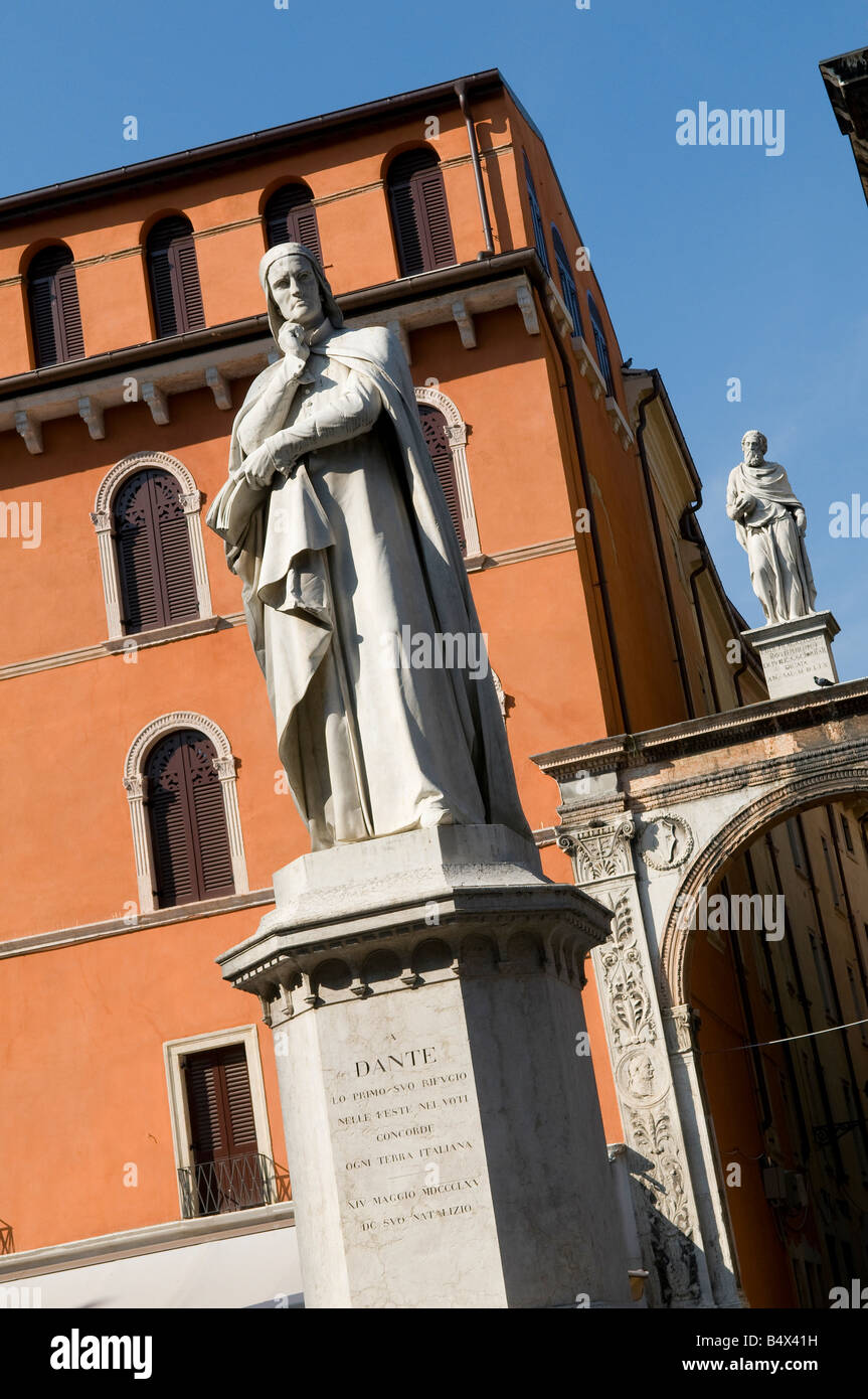 Statue of dante hi-res stock photography and images - Alamy