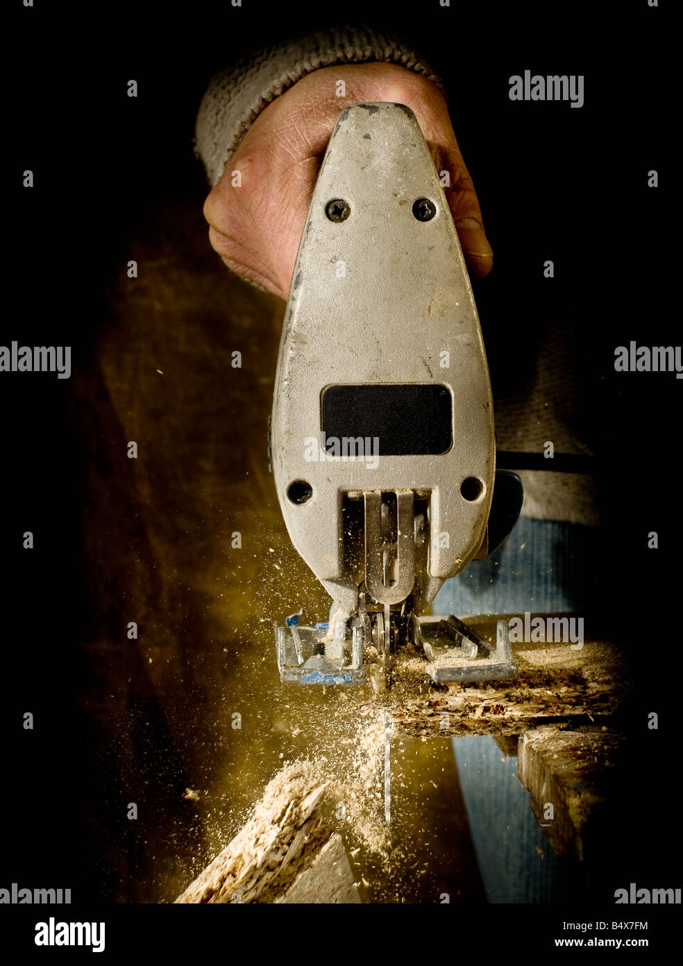 A JIG SAW CUTTING THROUGH TIMBER Stock Photo Alamy
