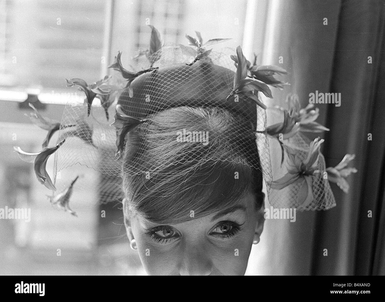 Fashion Hats Sixties fashion 1966 Stock Photo