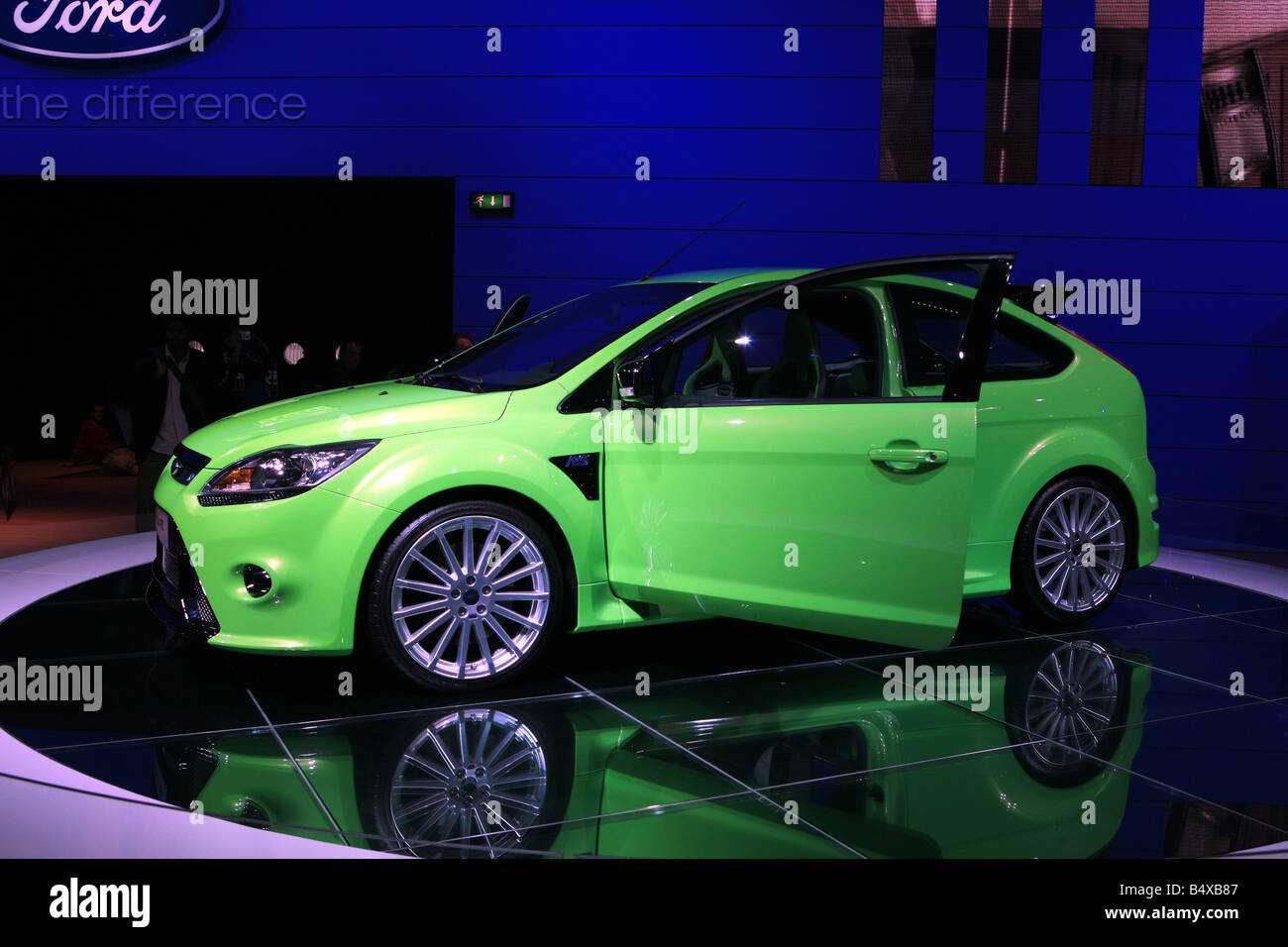 Green ford focus hi-res stock photography and images - Alamy
