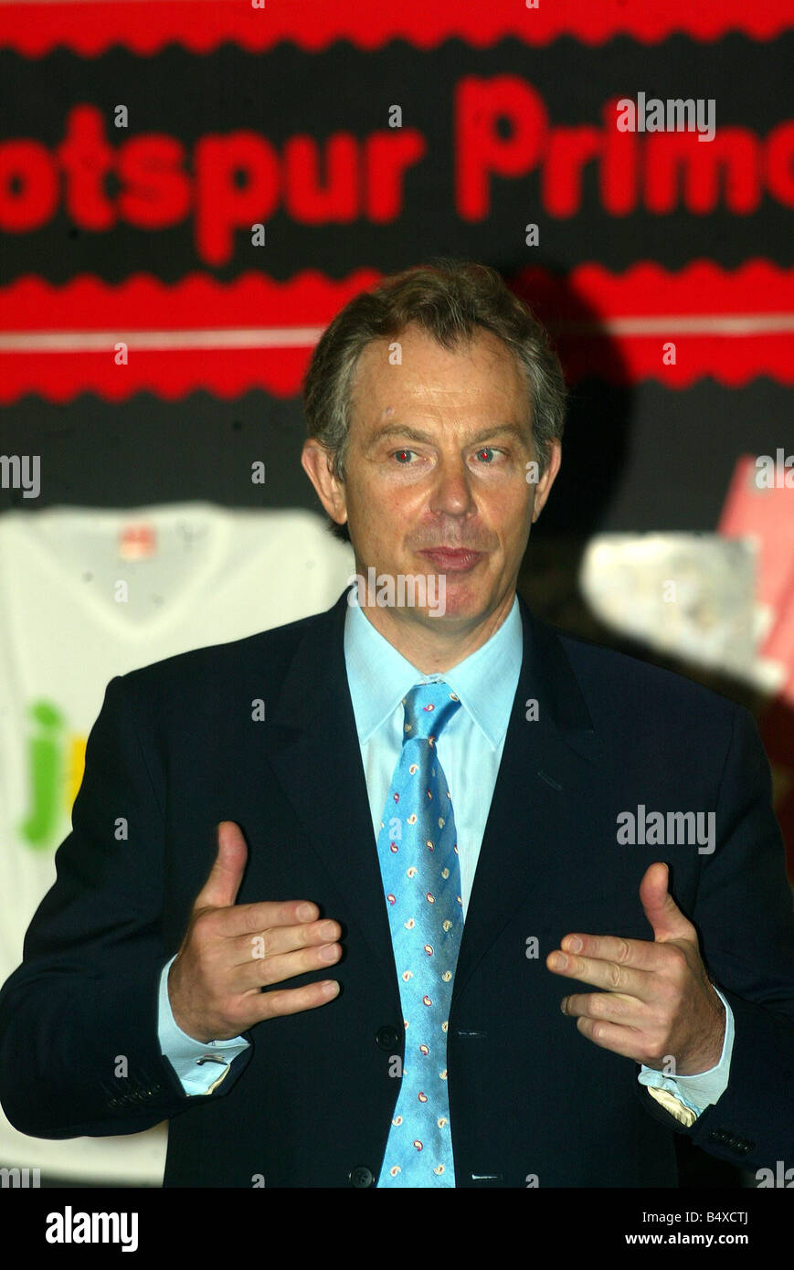 Tony Blair visiting Hotspur Primary School Heaton Stock Photo - Alamy