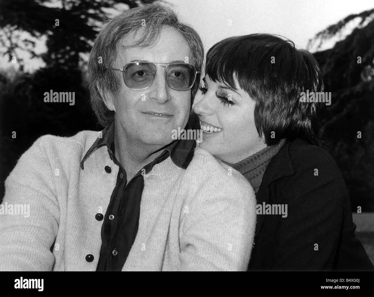 Liza Minnelli with Peter Sellers September 1977 Stock Photo