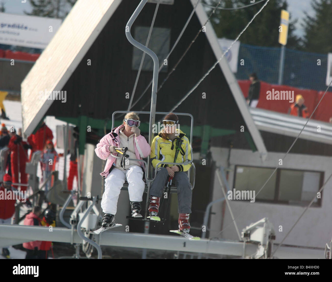 Celebs Skiing Hi res Stock Photography And Images Alamy celebs-skiing-hi-res-stock-photography-and-images-alamy