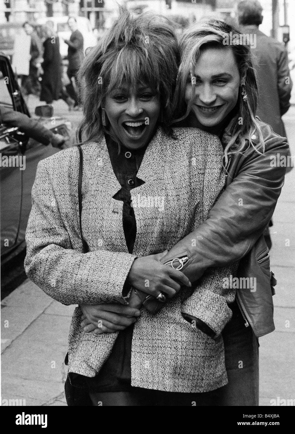 Tina Turner singer with Marilyn 1984 Stock Photo