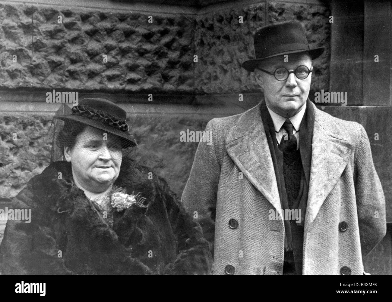 Helen Duncan Ghost Case at the Old Bailey March 1944 Elizabeth Anne Jones referred to as Mrs Homer and Earnest Edward Homer at the hearing