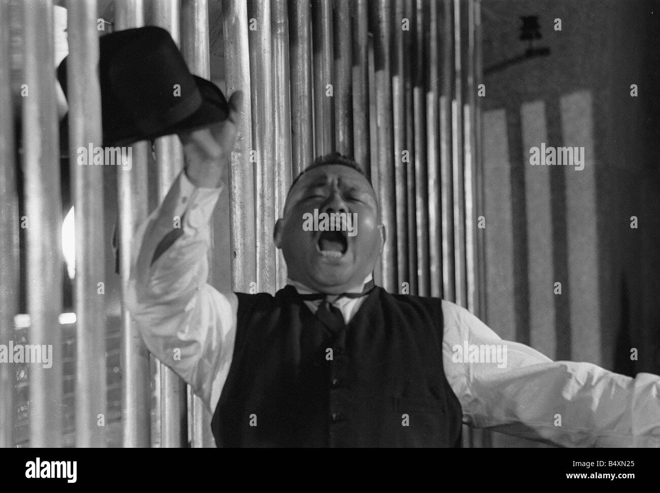 Film Goldfinger 1964 Sean Connery as James Bond 007 electrocutes Goldfinger s henchman Odd Job in the vault at Fort Knox Stock Photo