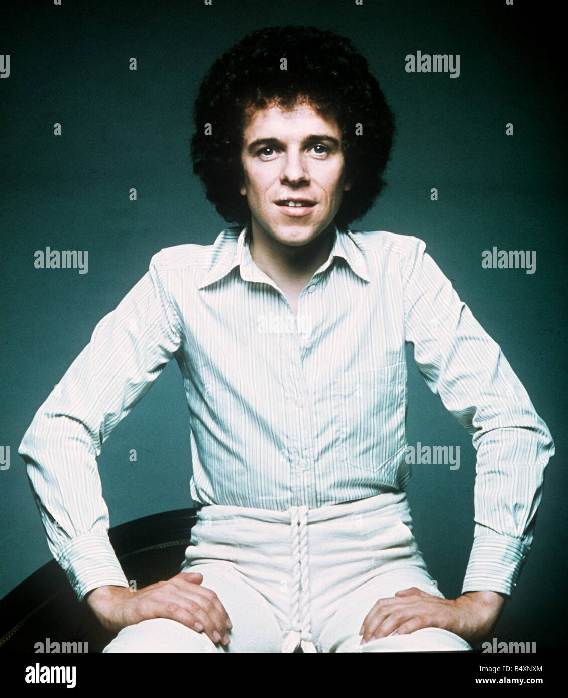 Leo Sayer singer 1977 Stock Photo Alamy