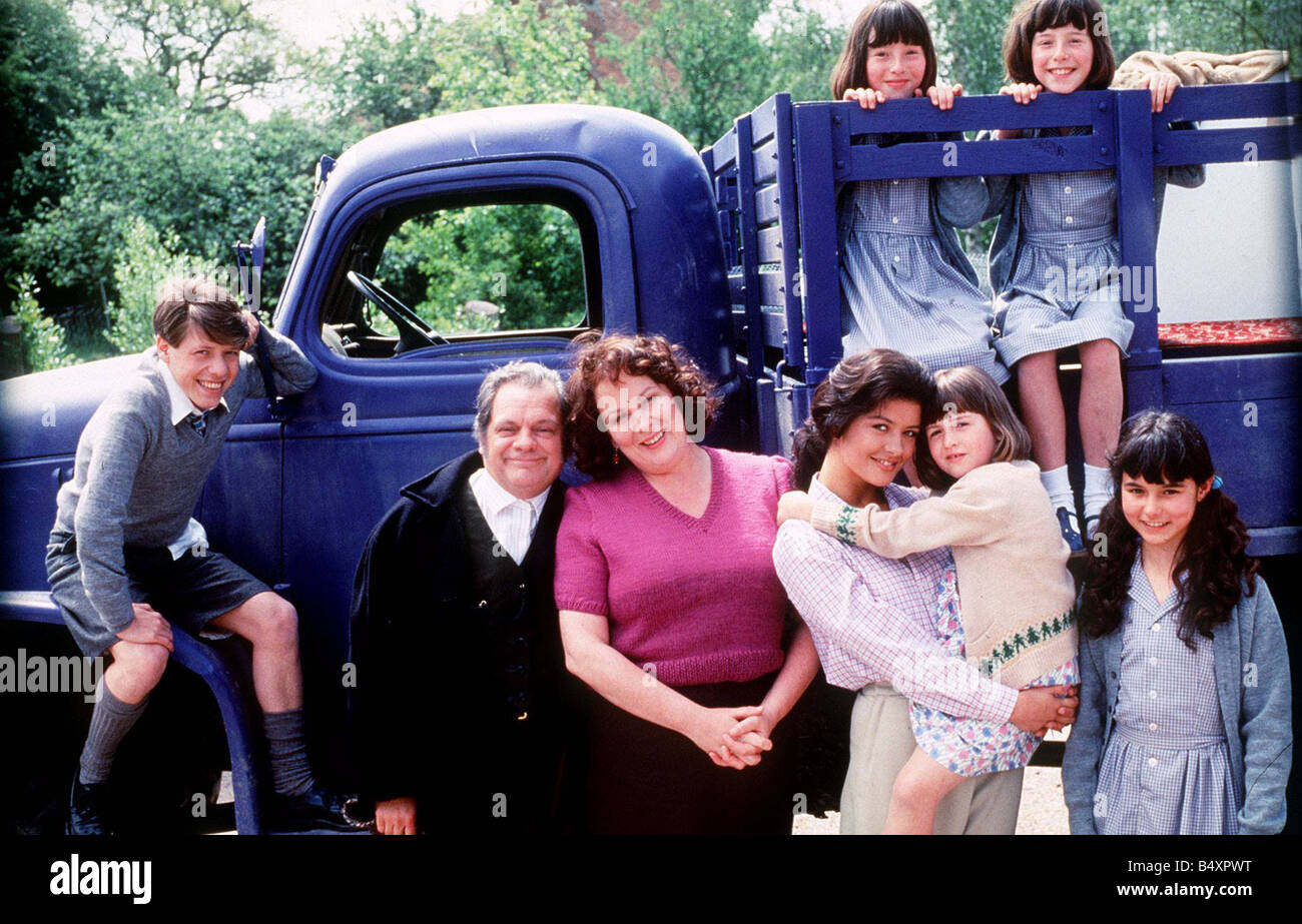 Darling Buds Of May television series starring David Jason and Catherine Zeta Jones Stock Photo Darling Buds Of May television series starring David Jason and Catherine Zeta Jones Stock Photo