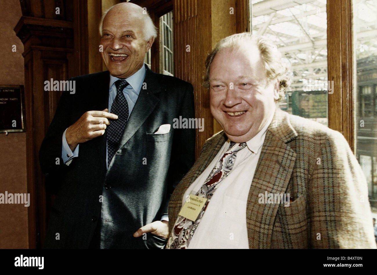 Sir James Goldsmith and Lord McAlpine at The Central Hotel Glasgow Stock Photo
