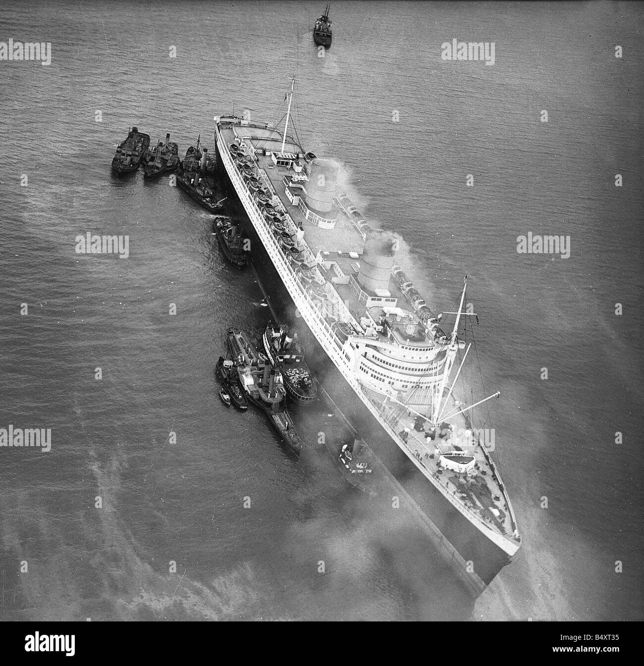 The cruise liner Queen Elizabeth run aground in Southampton Waters 1947