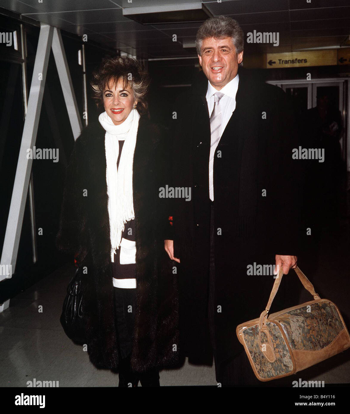 Elizabeth Taylor Jan 1985 with Dennis Stein At LAP 16 150 3 9 1 85 Dame Elizabeth Taylor Collection Stock Photo