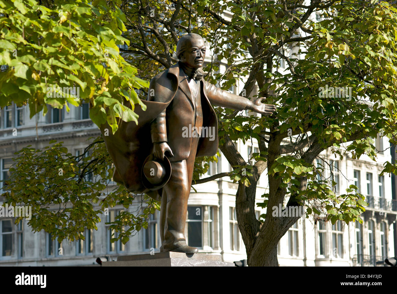 Controversial statue of former Prime Minister David Lloyd in
