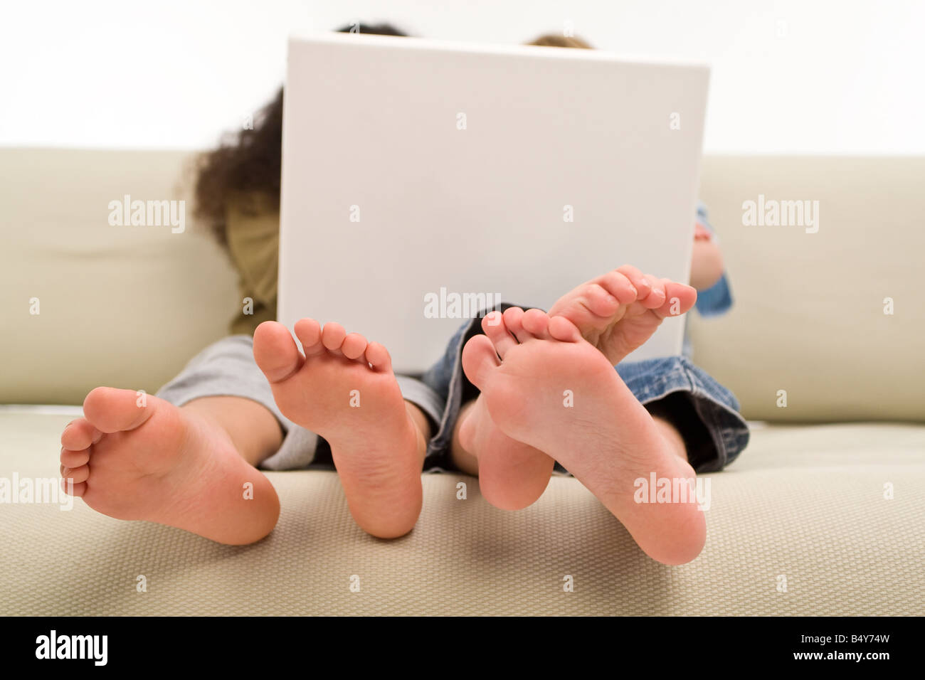 Hidden feet hi-res stock photography and images - Alamy