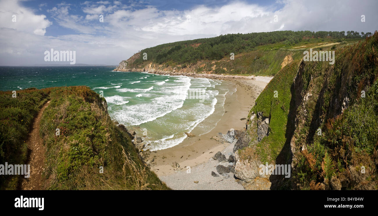 A view of the coastal path in front of the Trez Bihan beach (Finistere - France). Vue du sentier devant la plage de Trez Bihan. Stock Photo