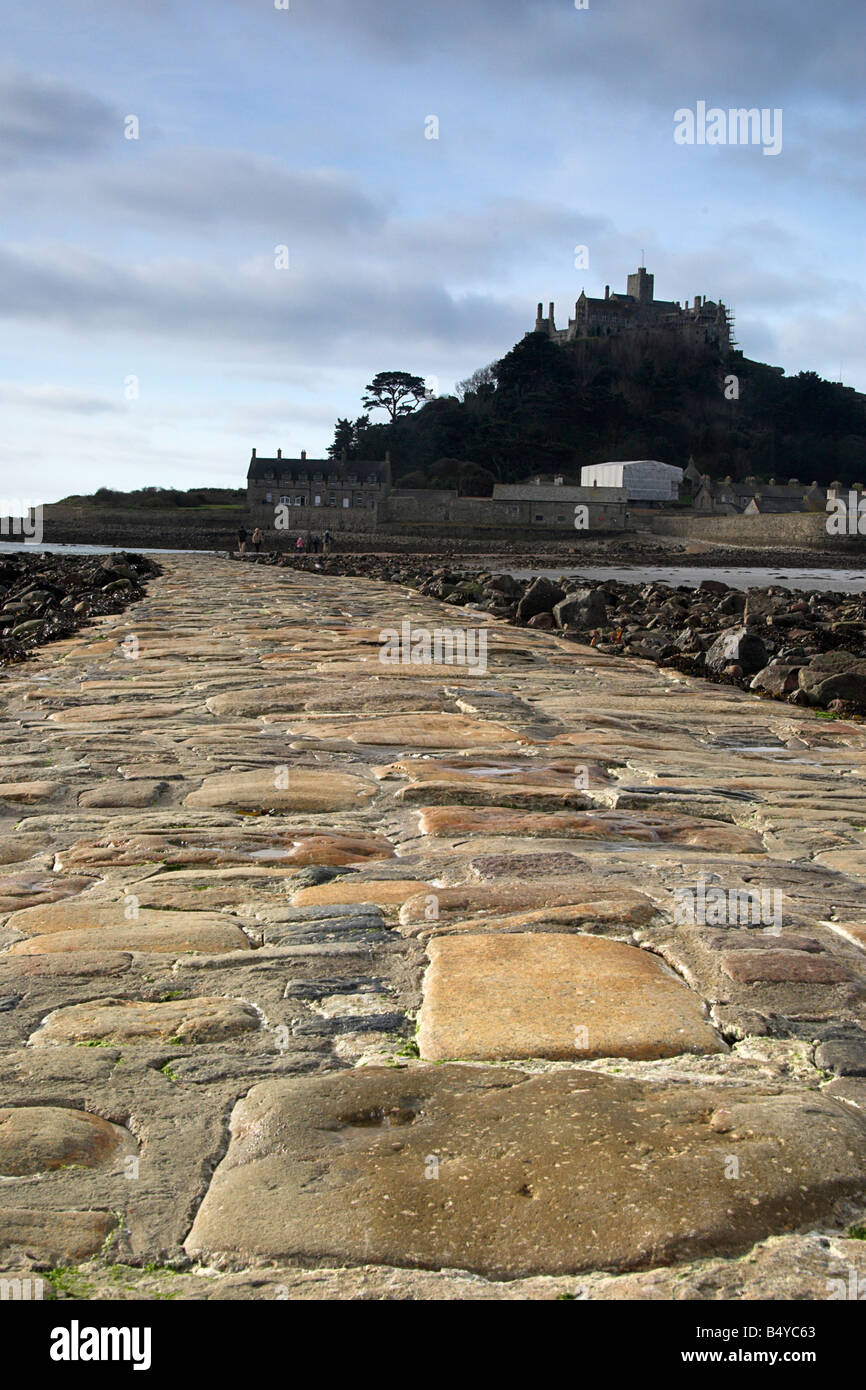 Causeway To St Michael s Mount in Cornwall Stock Photo
