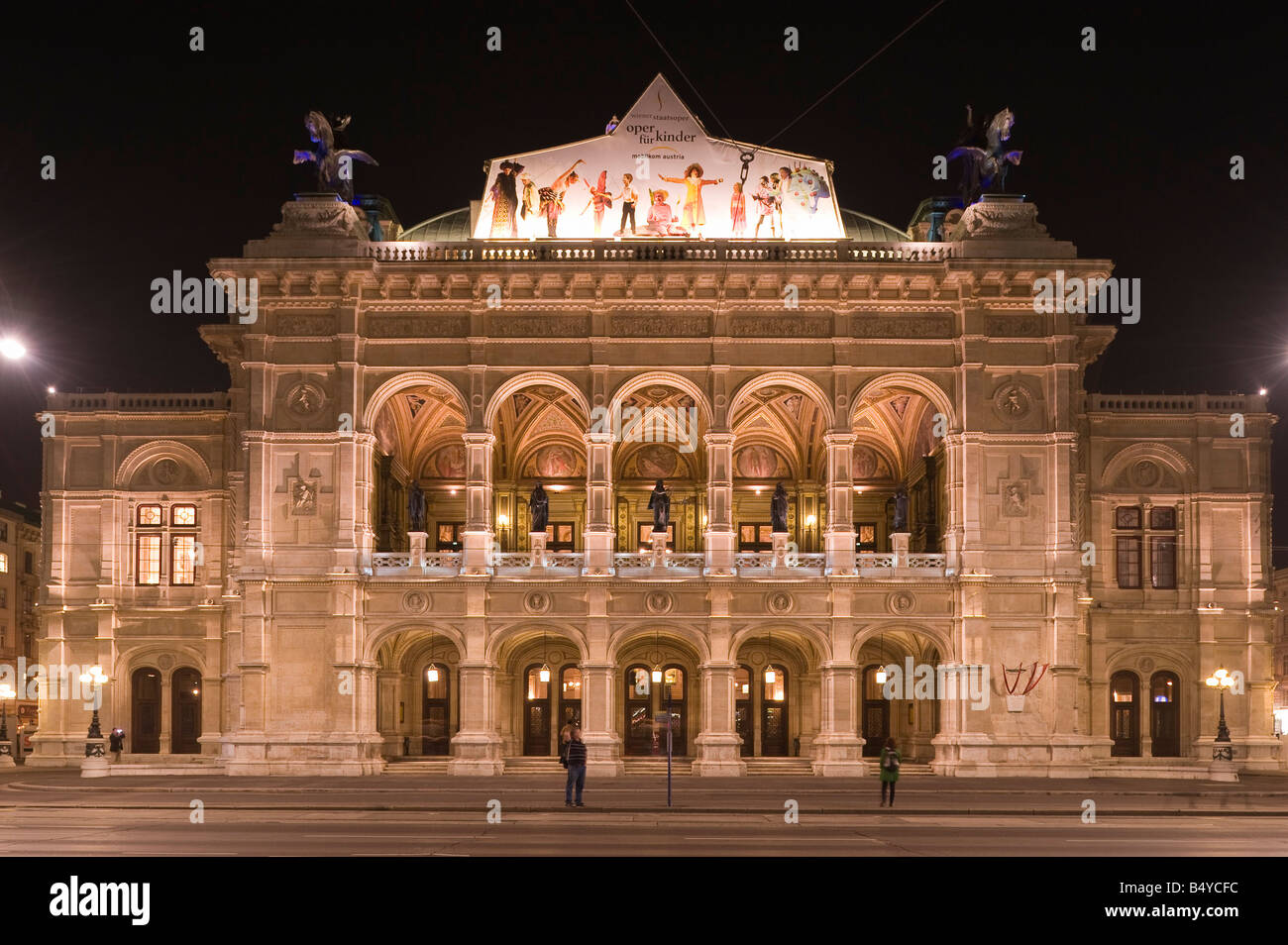 Wien Staatsoper August Sicard von Sicardsburg und Eduard van der Nüll 1869  Vienna State Opera Stock Photo - Alamy