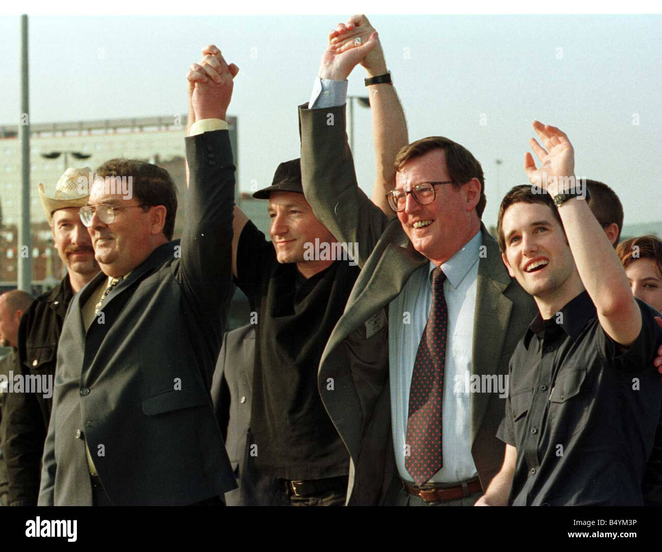 David Trimble John Hume and singer Bono May 1998 and Tim Wheeler Stock Photo