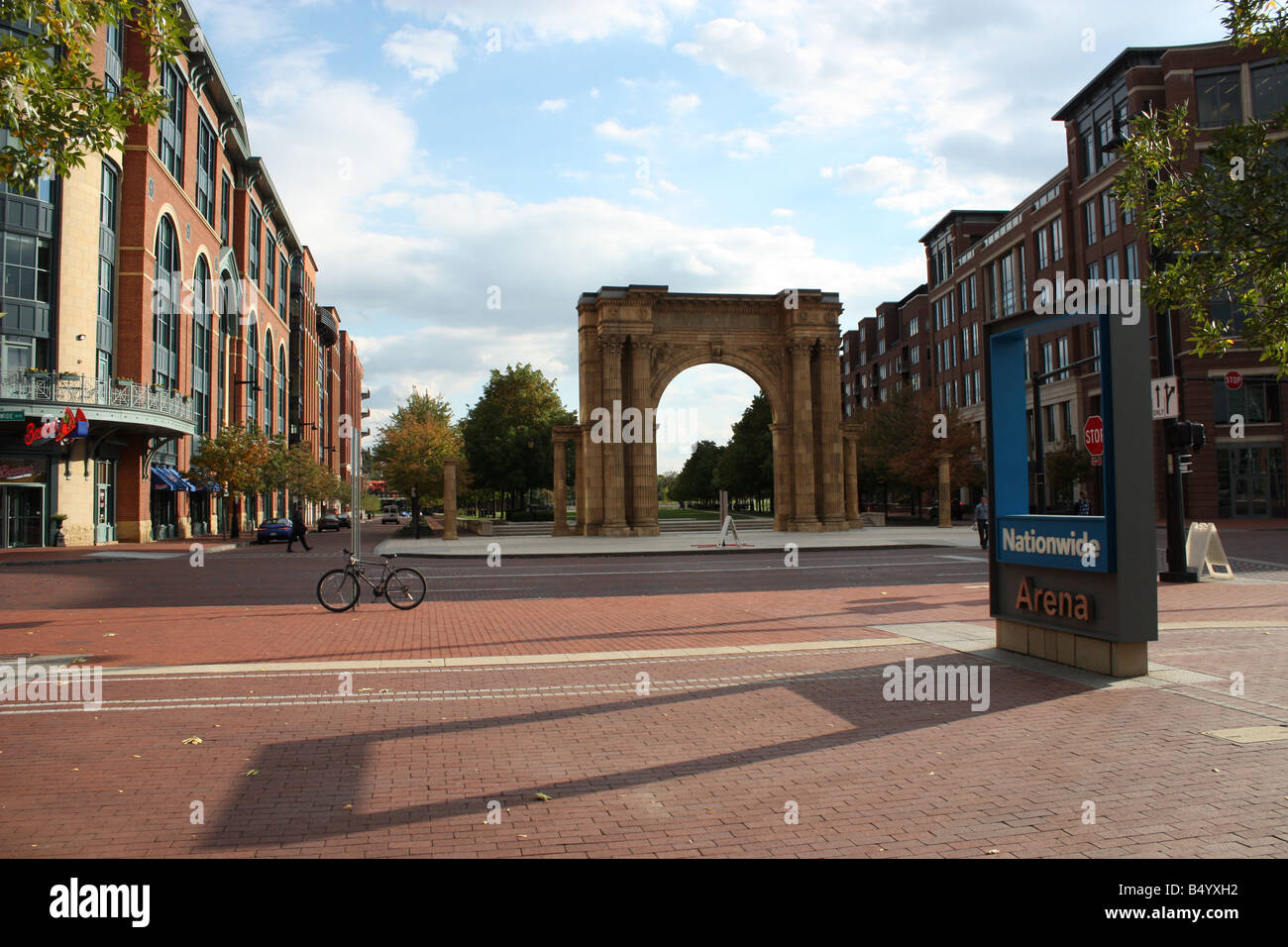 McFerson Commons Park and the Union Station Arch, Nationwide Blvd, Columbus Ohio Stock Photo