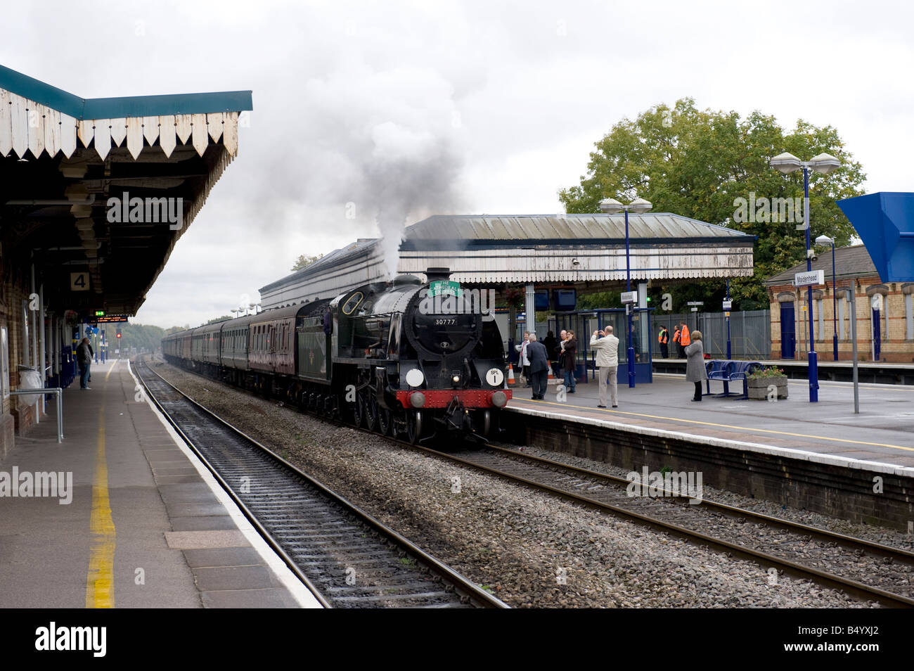Steam Locomotive Sir Lamiel at Maidenhead Station with a Cathedrals Express Excursion Train UK Stock Photo
