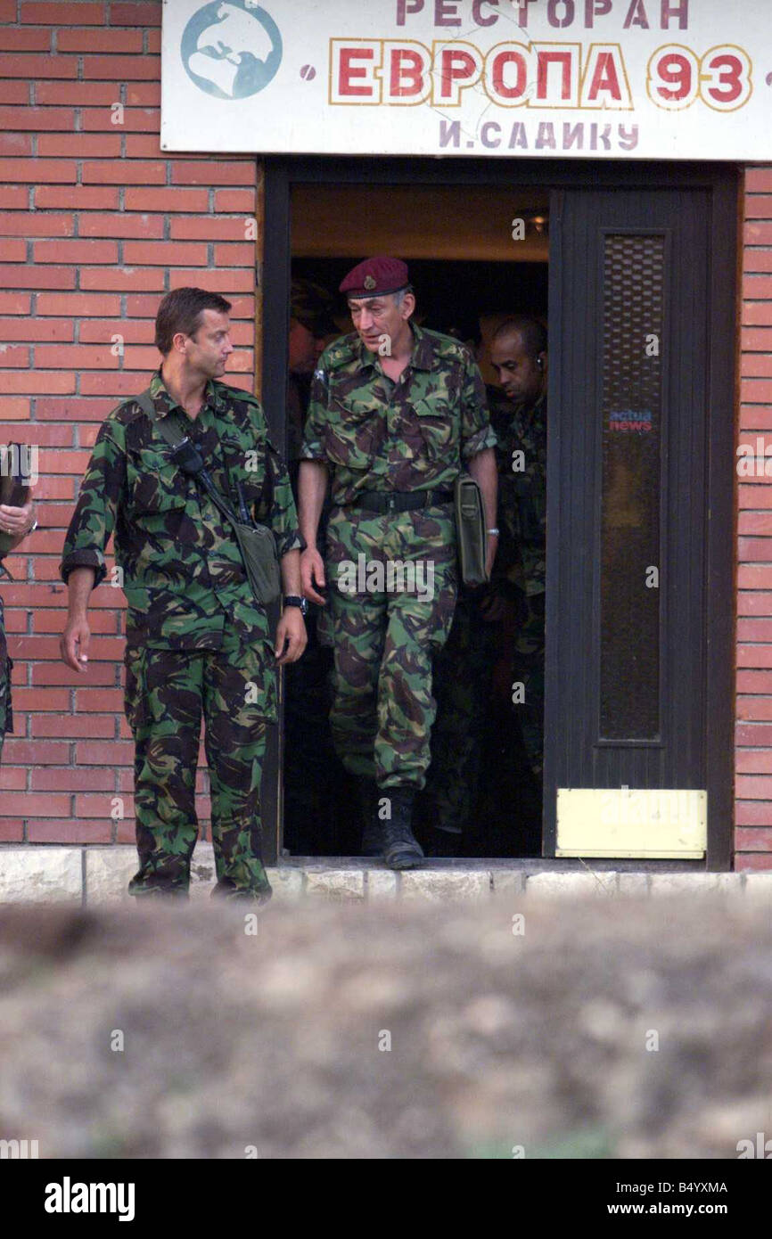 General Mike Jackson leaves Restaurant at Blace near Skopje Macedonia after talks with the Yugoslavia army on their withdrawl from Kosovo Stock Photo