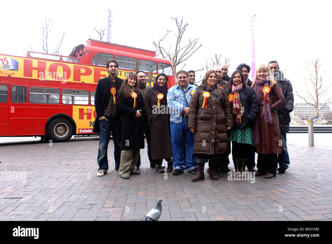 The Daily Mirror s Hope Not Hate bus tour started in London today Our bus visited the cast of The Bill on set and the cast of Rafta Rafta at the National Theatre on the South Bank 23rd March 2007 Stock Photo